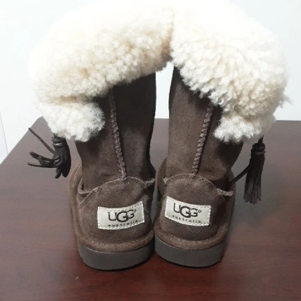 UGG Brown Kids 9‎ Genuine Sheepskin Boots with Cream Fur